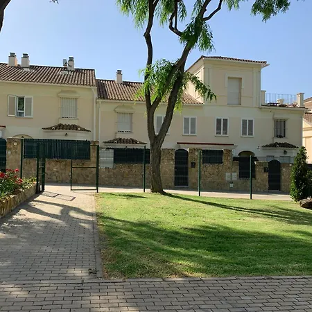 Villa Bonita Casa En Entorno Idilico Tomares Exterior foto